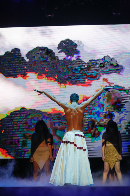 Tribe Dance Hold Your Dream 